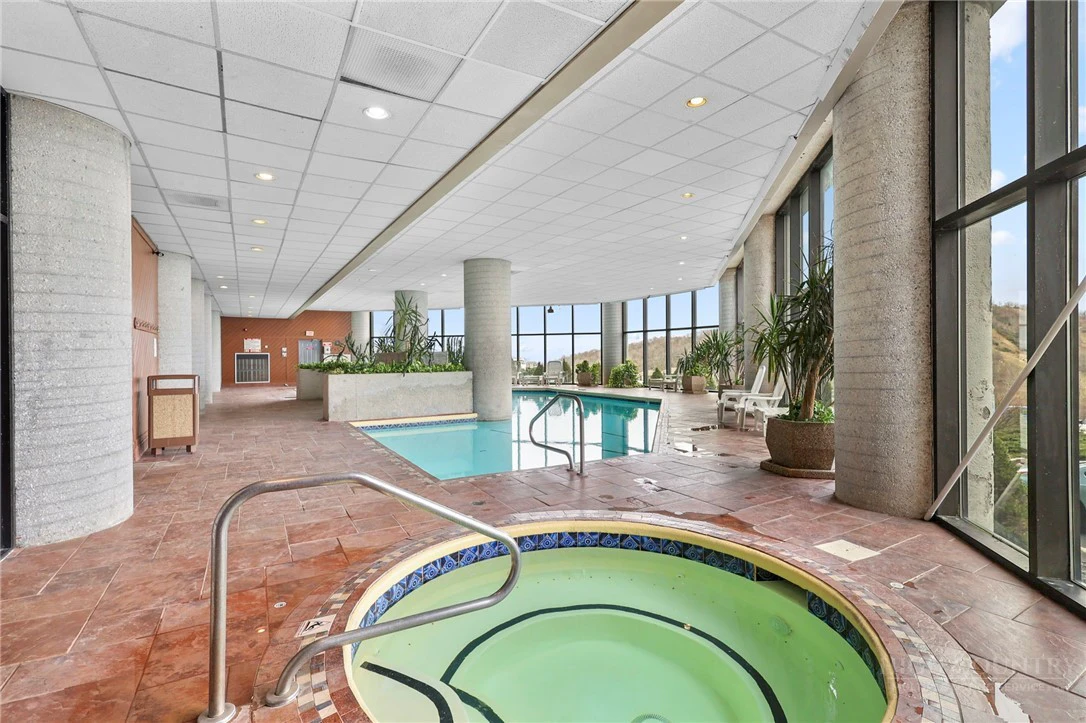 Image number 12 for the current listing