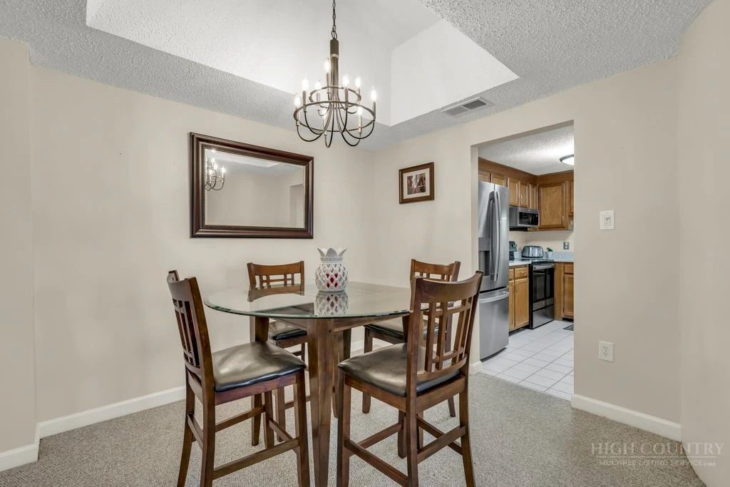 Image number 21 for the current listing