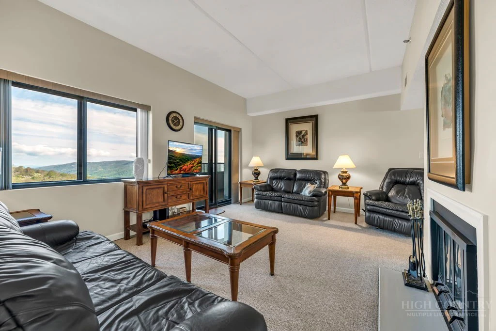 Image number 16 for the current listing