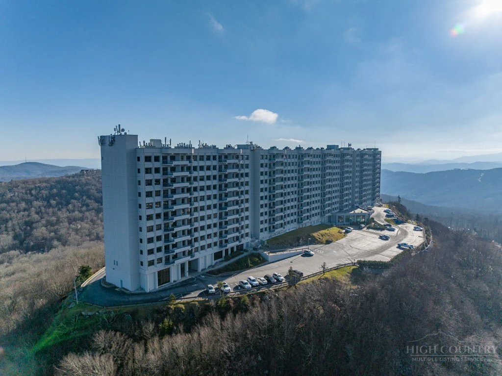 Image number 1 for the current listing