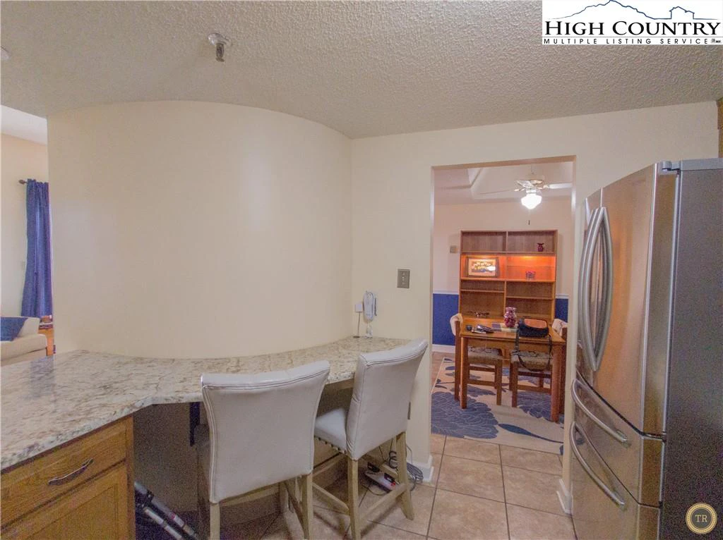 Image number 13 for the current listing