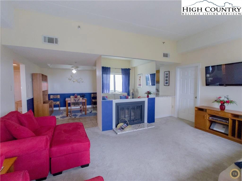Image number 11 for the current listing