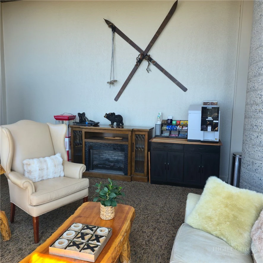 Image number 2 for the current listing