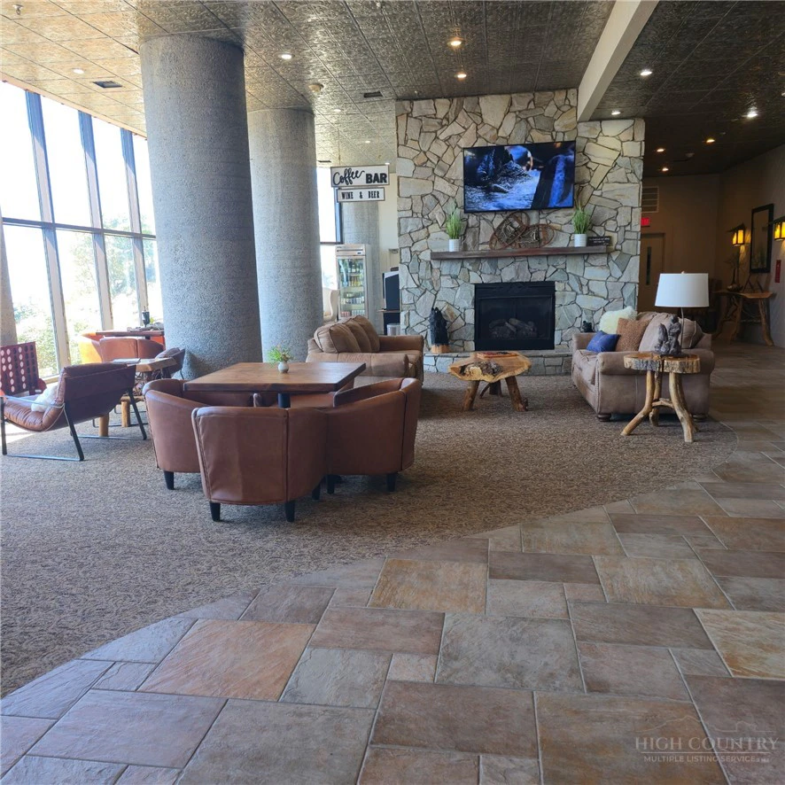 Image number 7 for the current listing