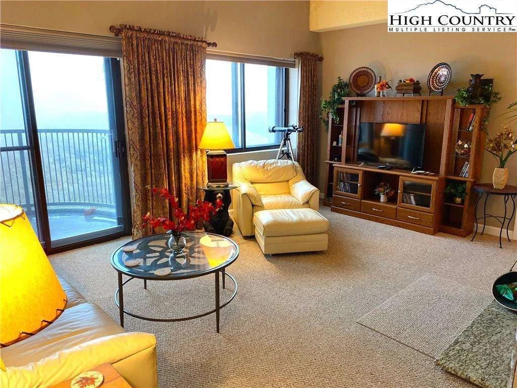 Image number 7 for the current listing