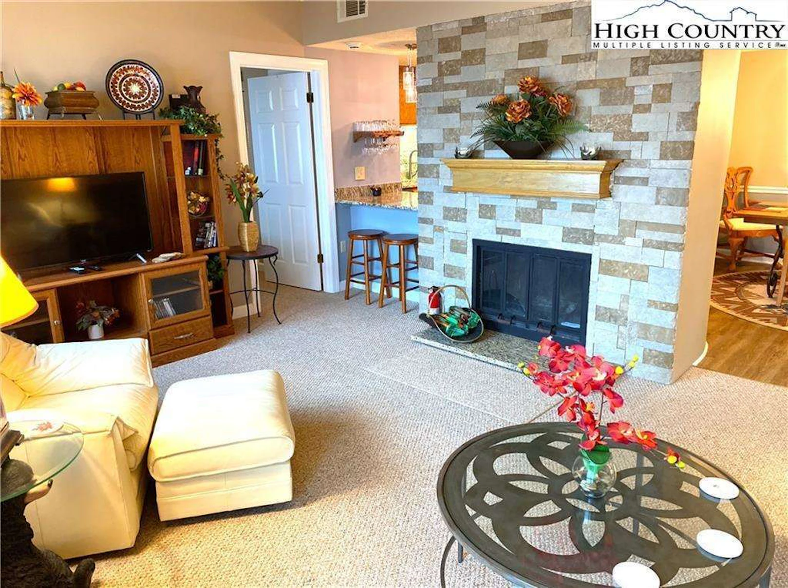 Image number 4 for the current listing