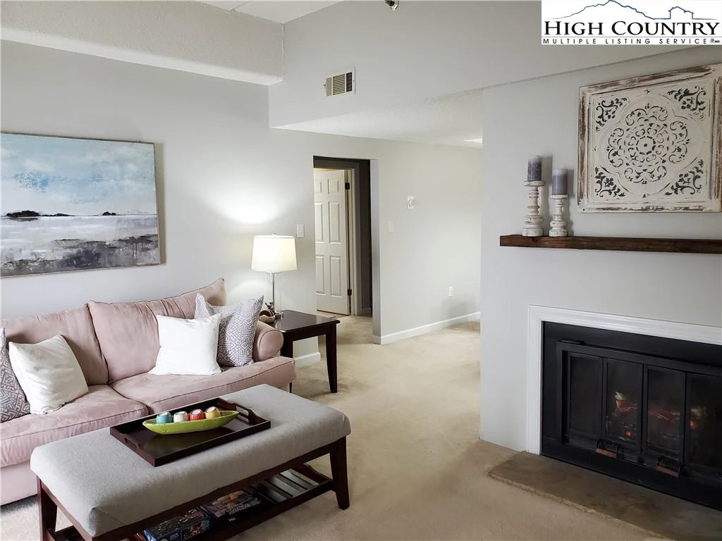 Image number 9 for the current listing
