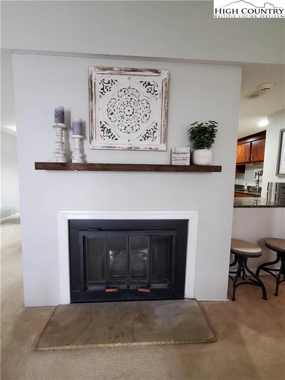 Image number 18 for the current listing