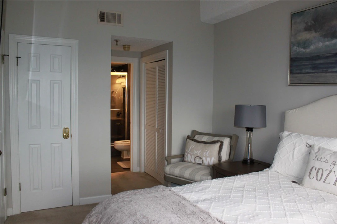 Image number 13 for the current listing