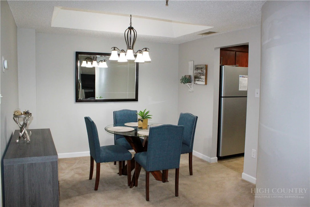 Image number 9 for the current listing