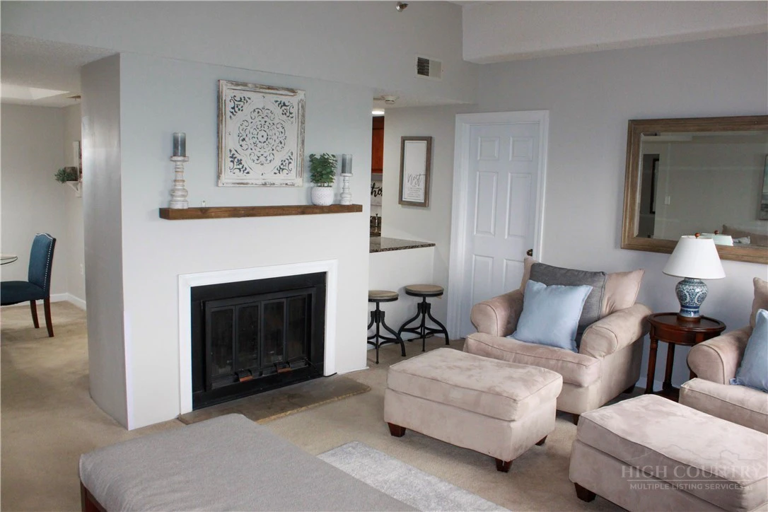 Image number 5 for the current listing