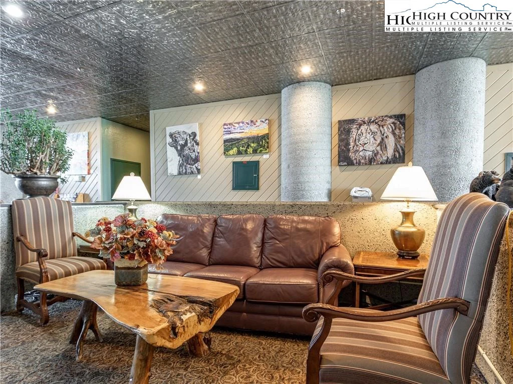 Image number 8 for the current listing