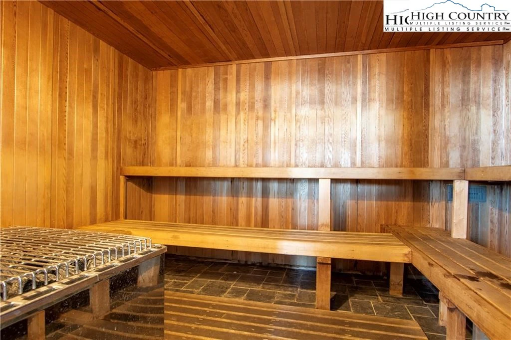 Image number 3 for the current listing