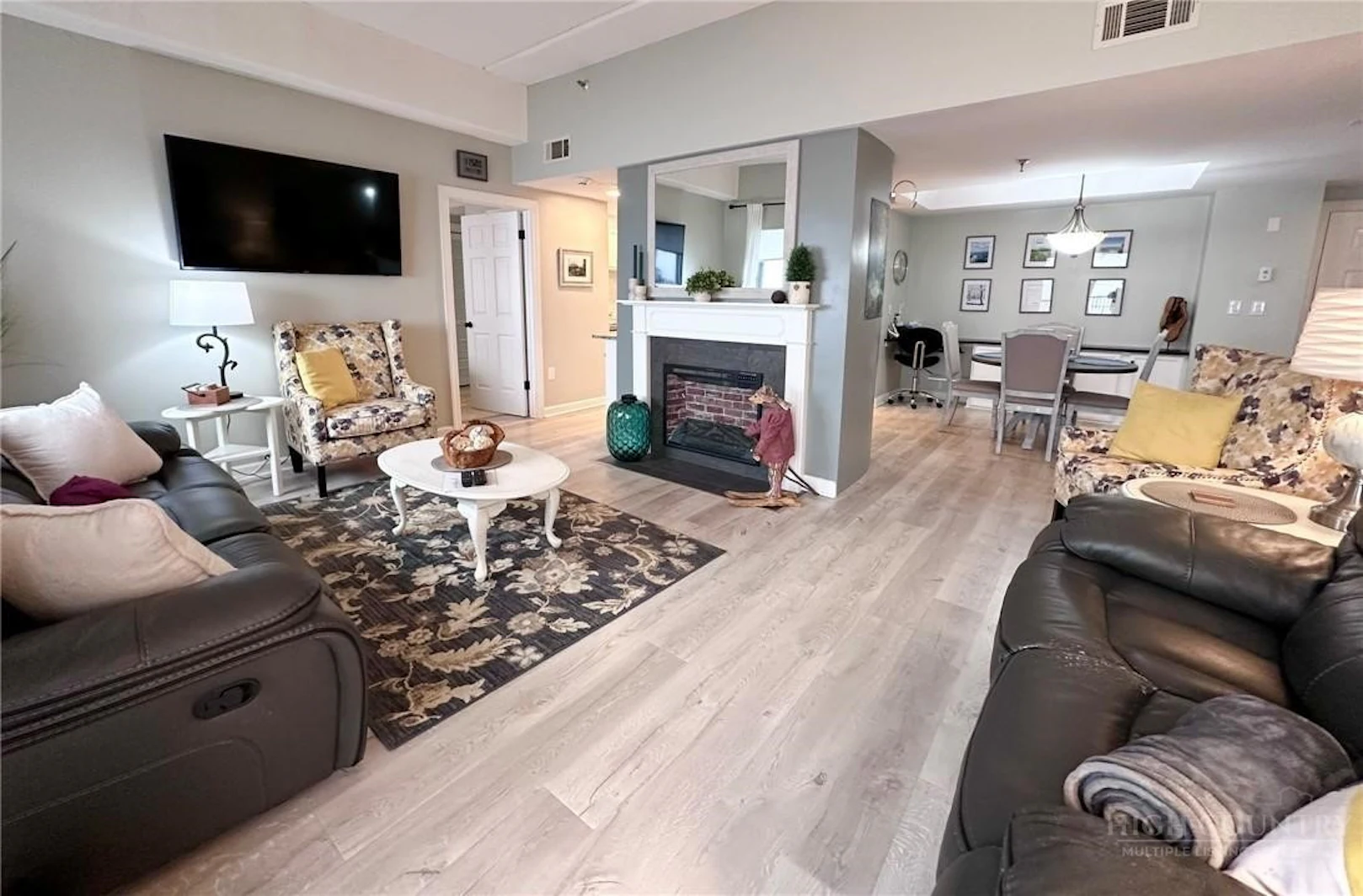 Image number 5 for the current listing