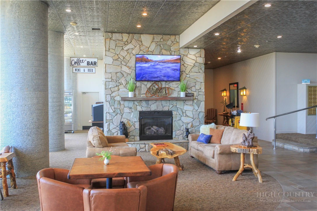 Image number 18 for the current listing