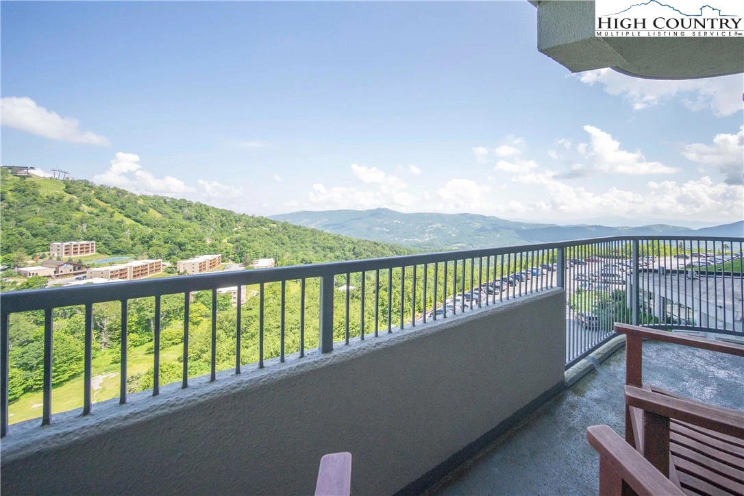Image number 21 for the current listing