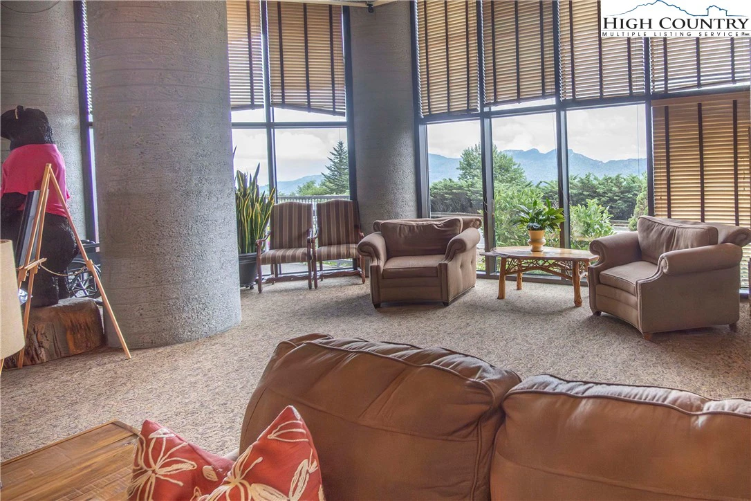 Image number 6 for the current listing