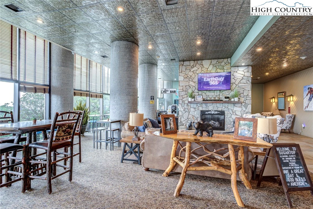 Image number 7 for the current listing