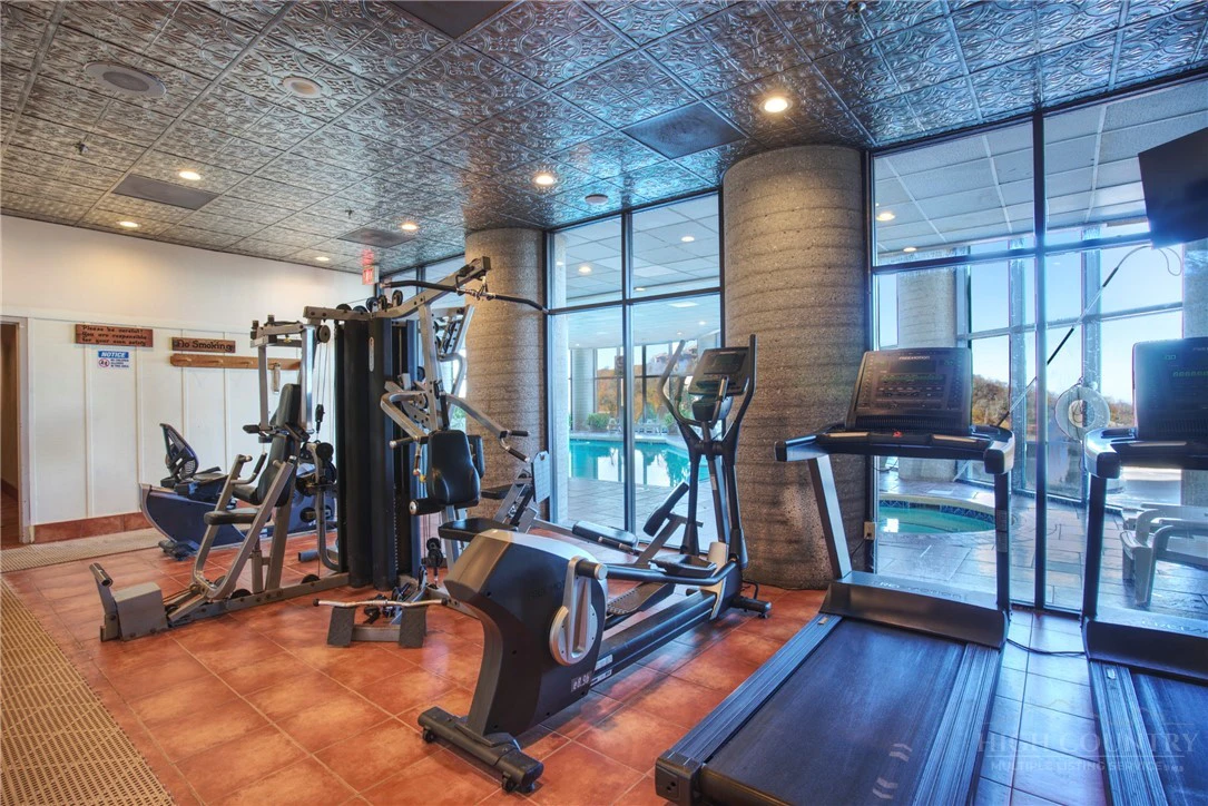 Image number 16 for the current listing