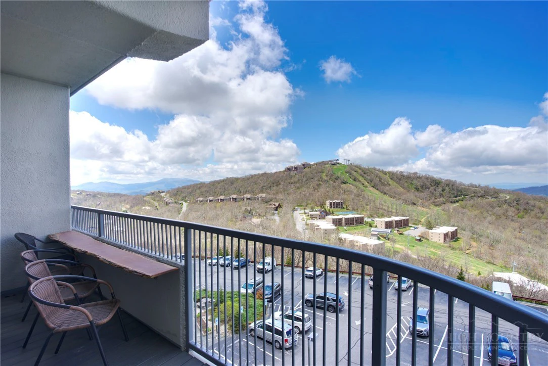 Image number 9 for the current listing
