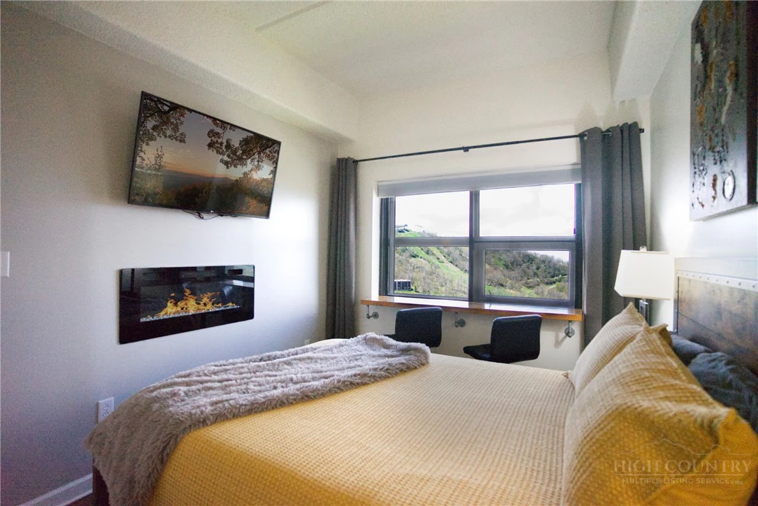 Image number 10 for the current listing