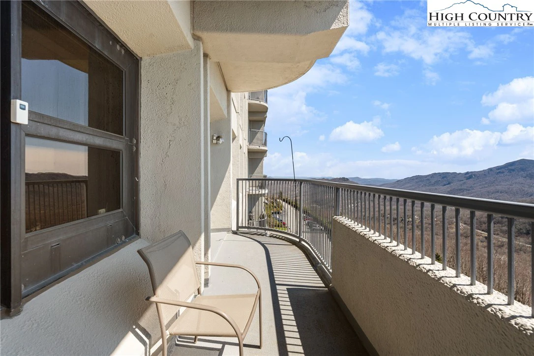 Image number 8 for the current listing