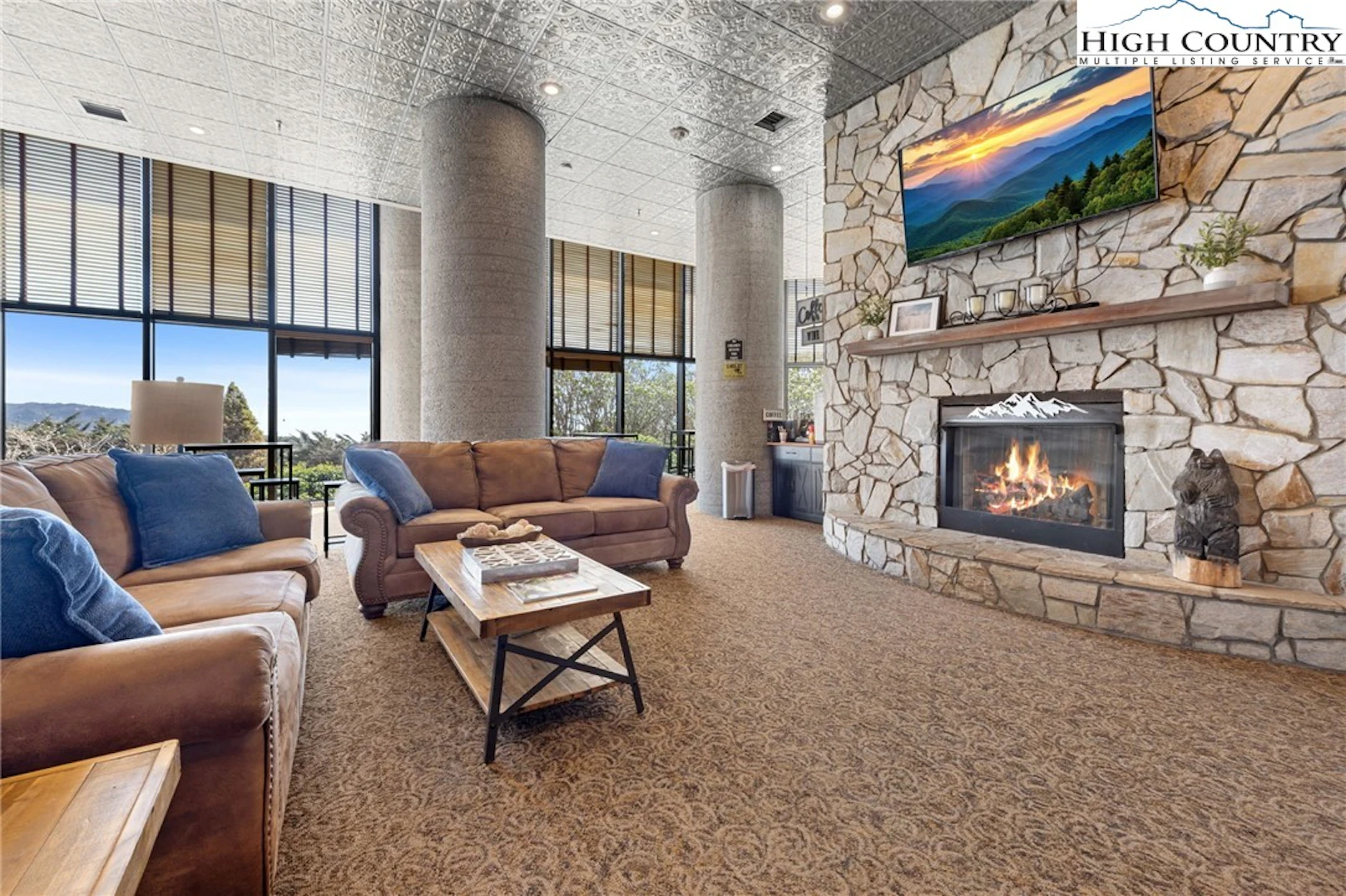 Image number 2 for the current listing
