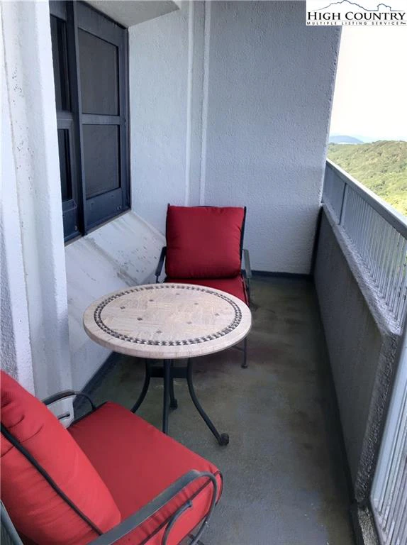 Image number 6 for the current listing