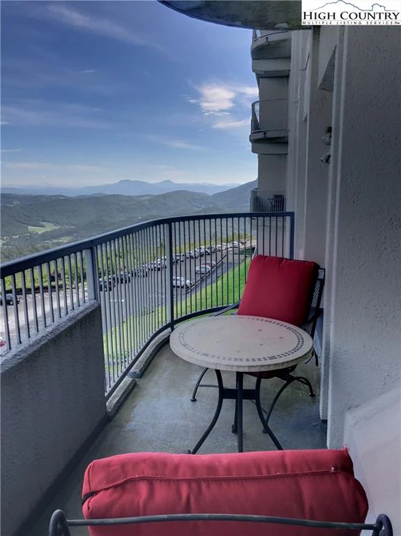 Image number 5 for the current listing