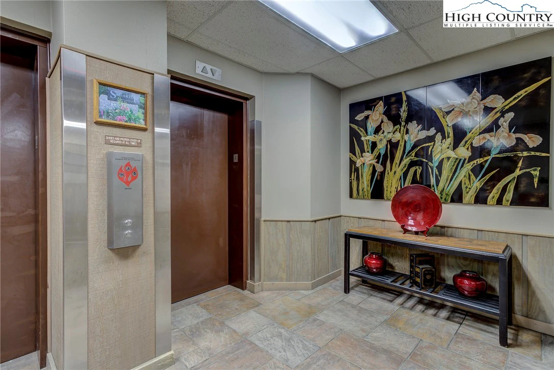 Image number 7 for the current listing