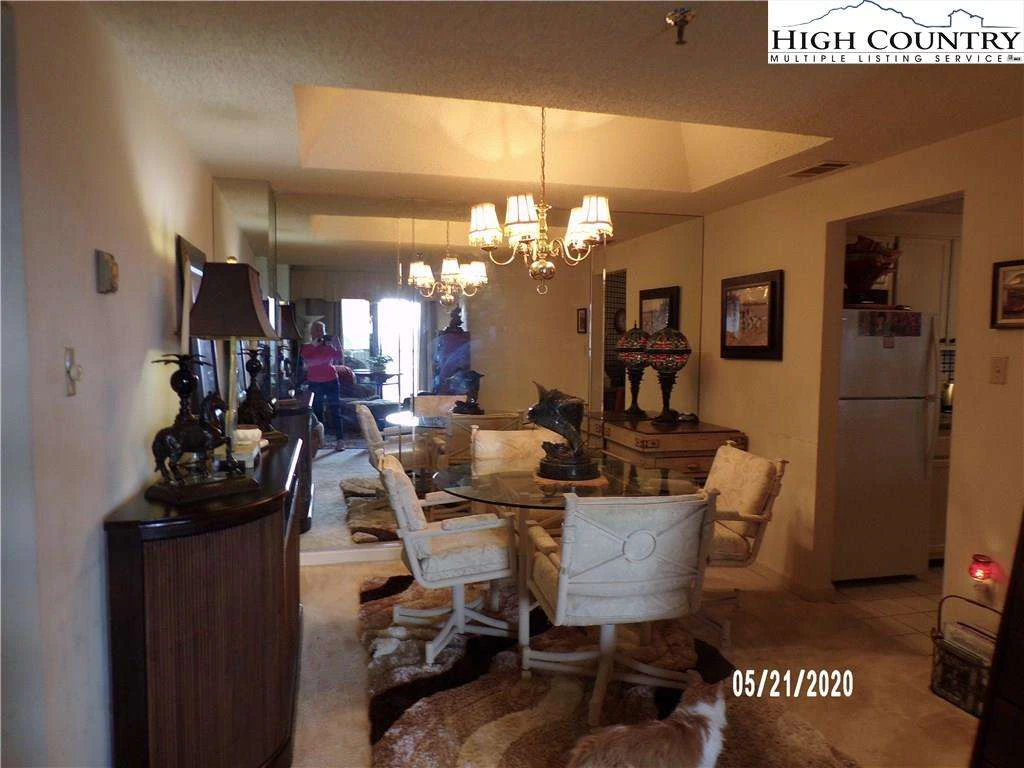 Image number 15 for the current listing