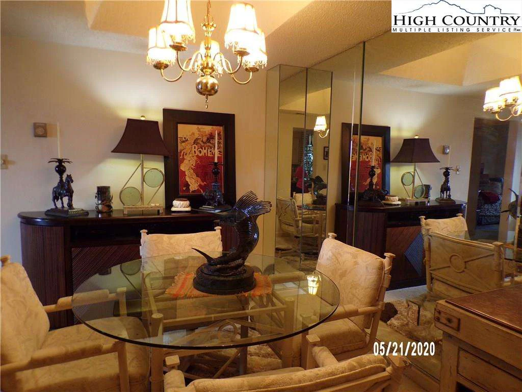 Image number 14 for the current listing