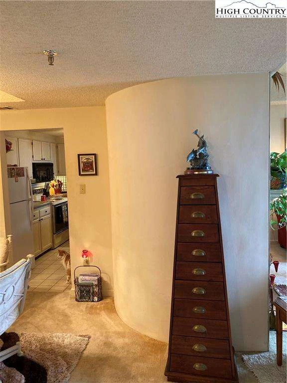 Image number 3 for the current listing