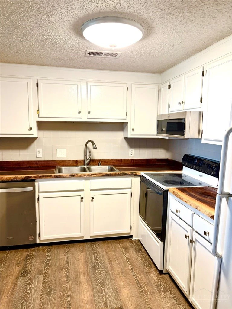 Image number 7 for the current listing