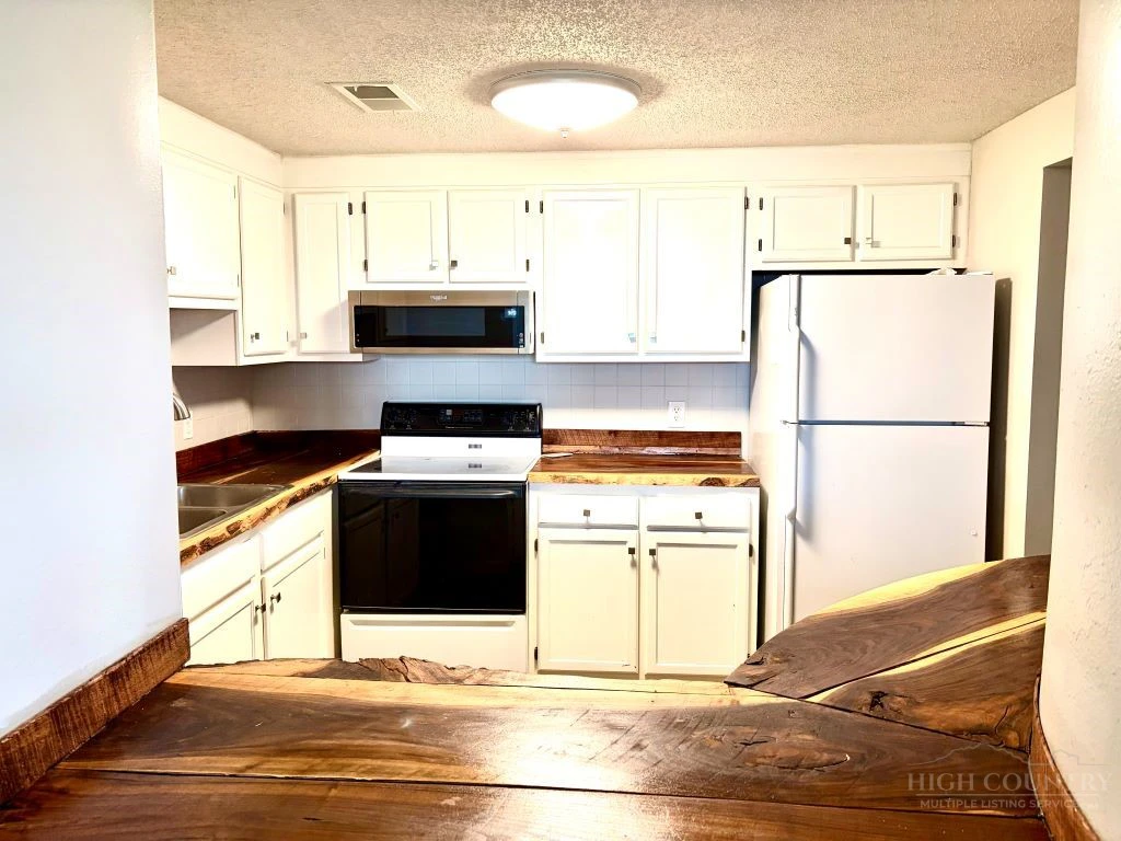 Image number 9 for the current listing