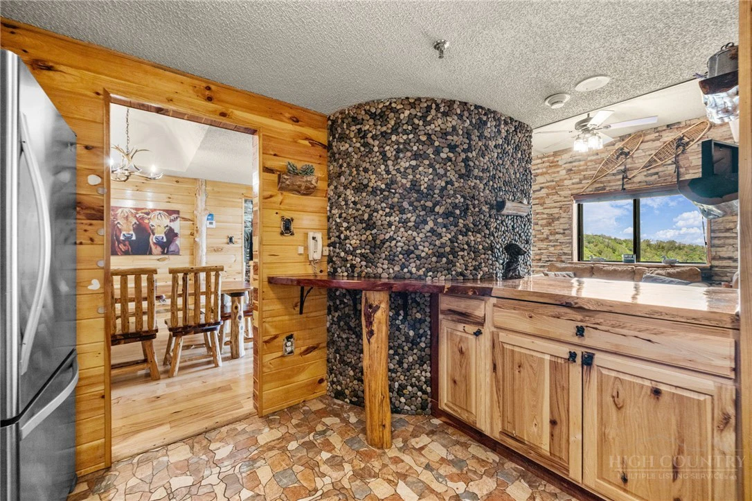 Image number 20 for the current listing