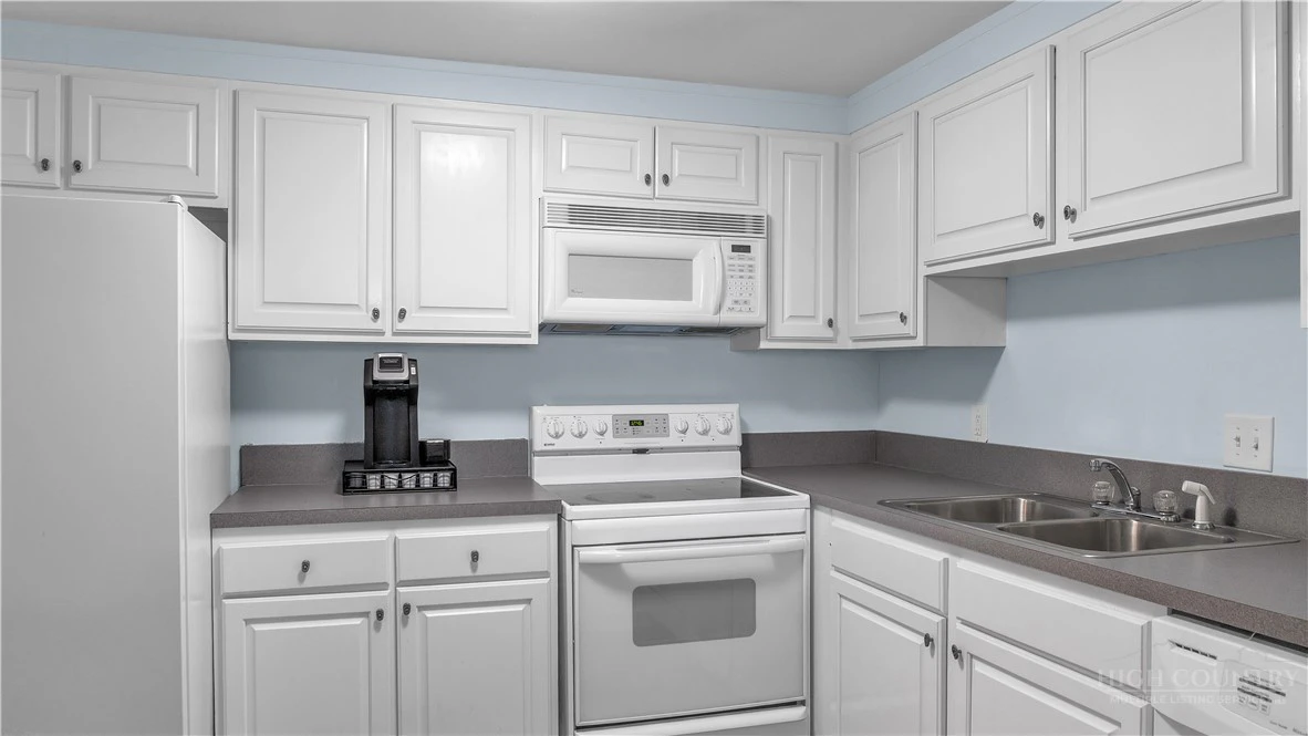Image number 6 for the current listing
