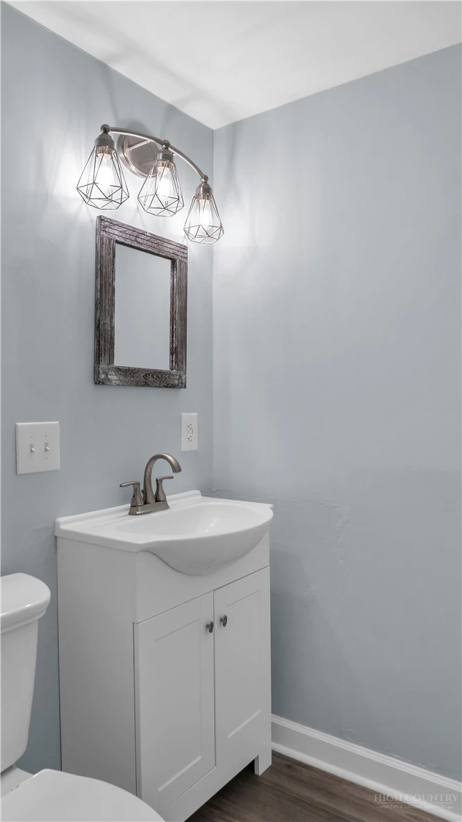 Image number 12 for the current listing