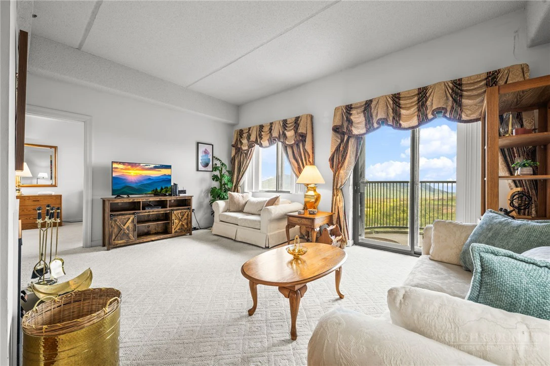 Image number 5 for the current listing
