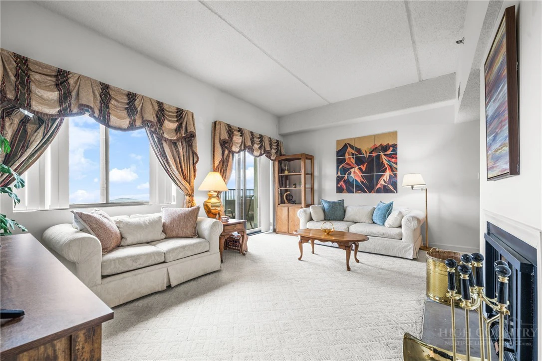 Image number 6 for the current listing