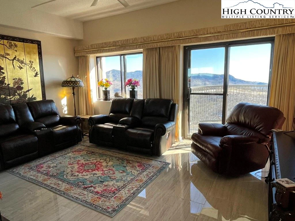 Image number 16 for the current listing