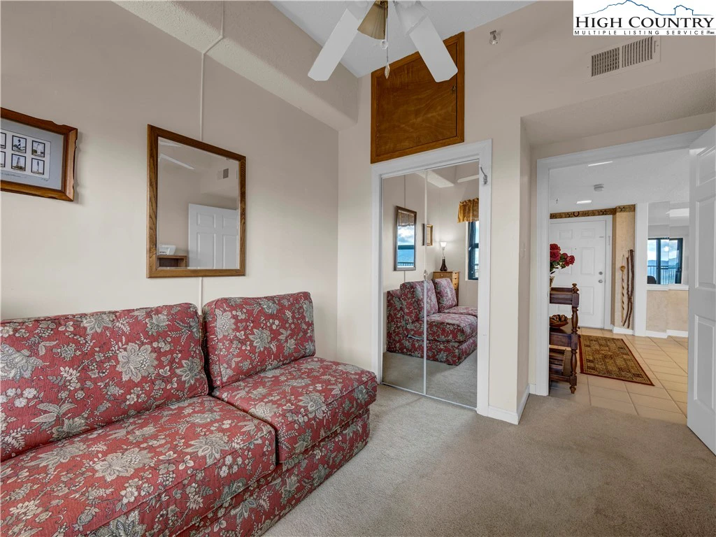 Image number 11 for the current listing