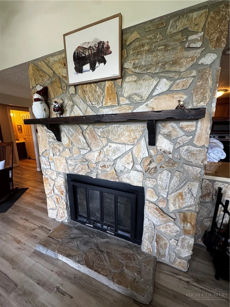 Image number 5 for the current listing