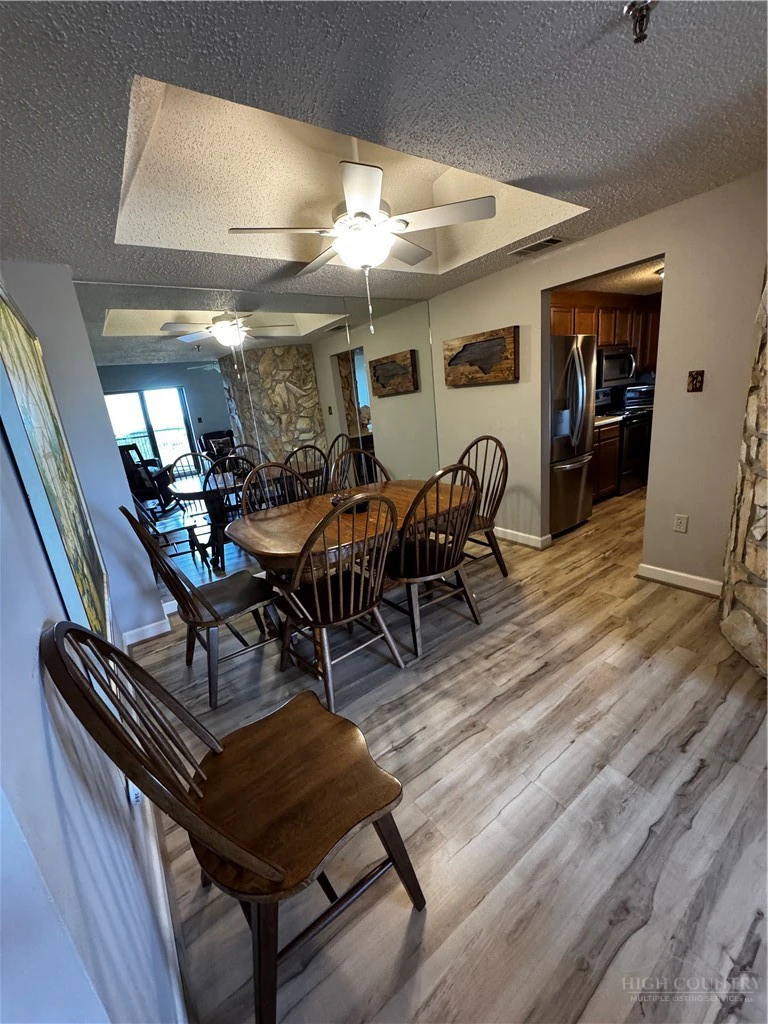 Image number 7 for the current listing