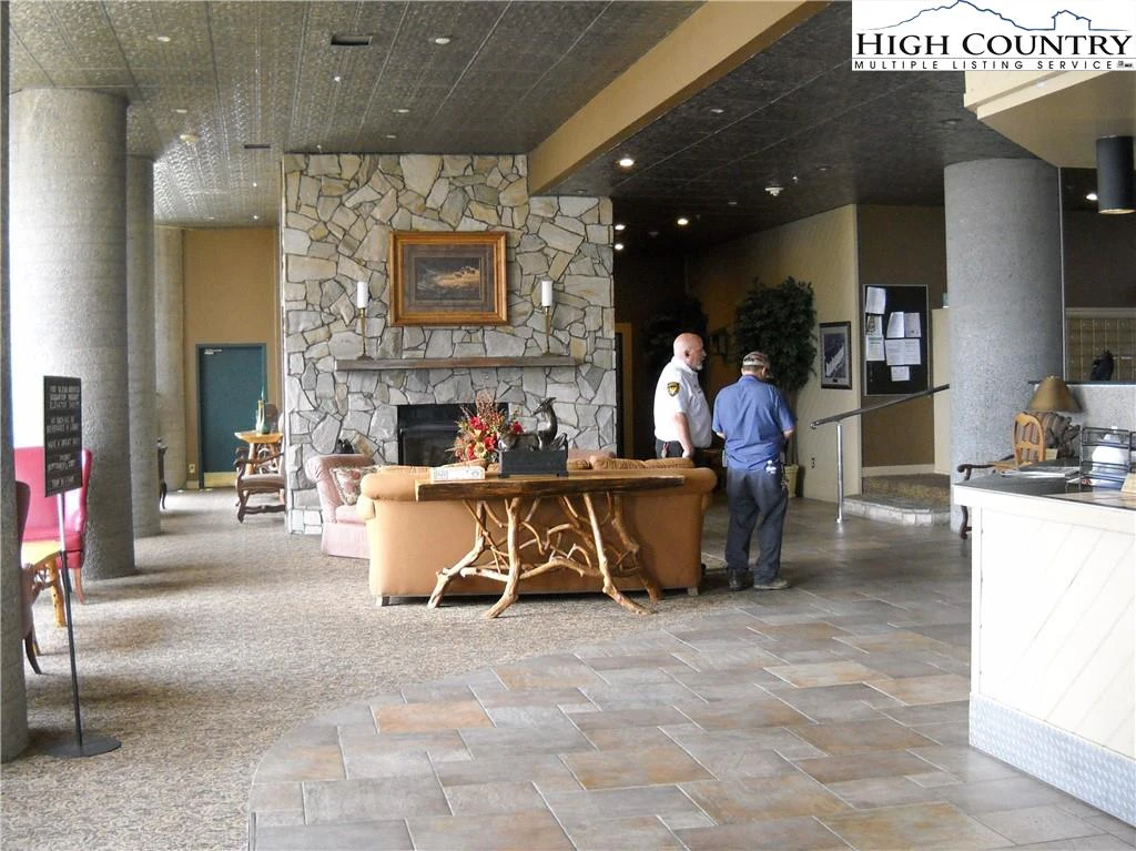 Image number 5 for the current listing