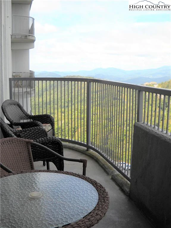 Image number 13 for the current listing