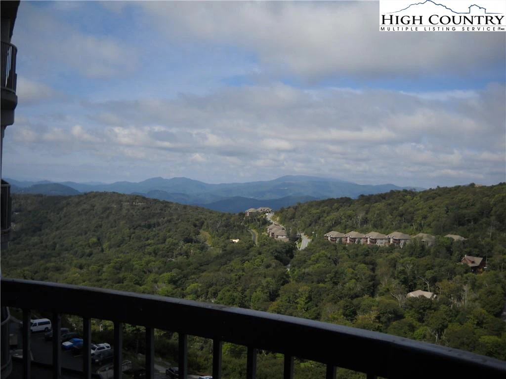Image number 14 for the current listing