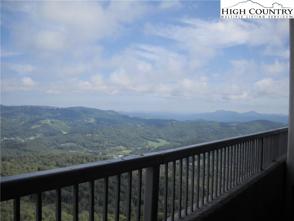 Image number 18 for the current listing