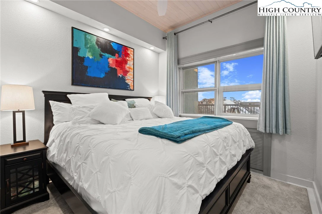 Image number 8 for the current listing