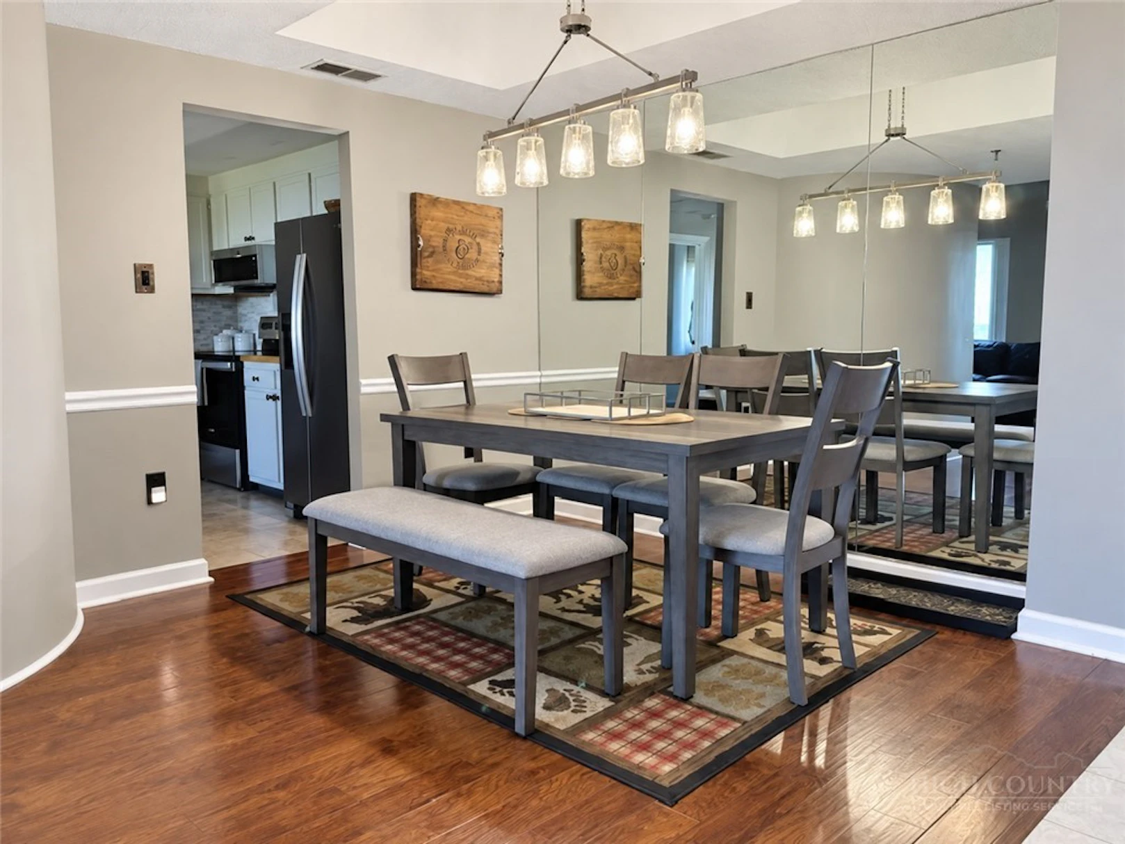 Image number 3 for the current listing